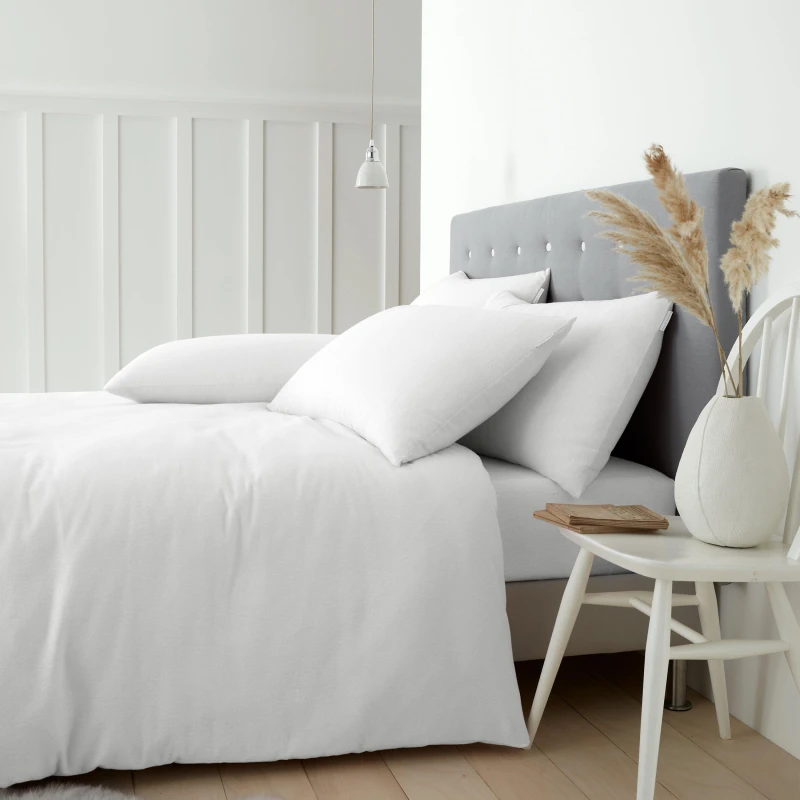 Image of Catherine Lansfield Catherine Lansfield 'Brushed Cotton' Duvet Cover Set in White Size: Single White Single Unisex 5057681115757