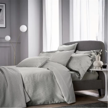 Image of Bedeck of Belfast Tahra Duvet Cover - SILVER