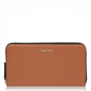 Image of Calvin Klein Neat Zip Around Purse - CUOIO GAE