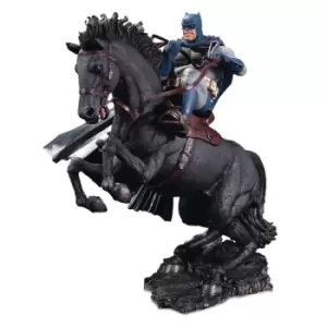 Image of Batman Dark Knight Returns Call to Arms Statue