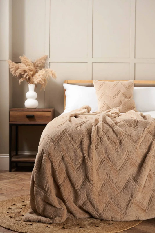 Image of BHS Cheveron Throw in Natural Natural Unisex