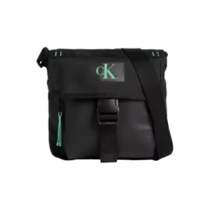 Image of Calvin Klein Jeans Park Culture N/S Flap REPORTER22 - Black