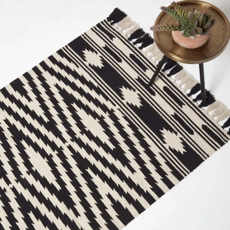 Image of HOMESCAPES Dinan Black & White Kilim Cotton Rug 160 x 230cm - Homescapes RU1429D
