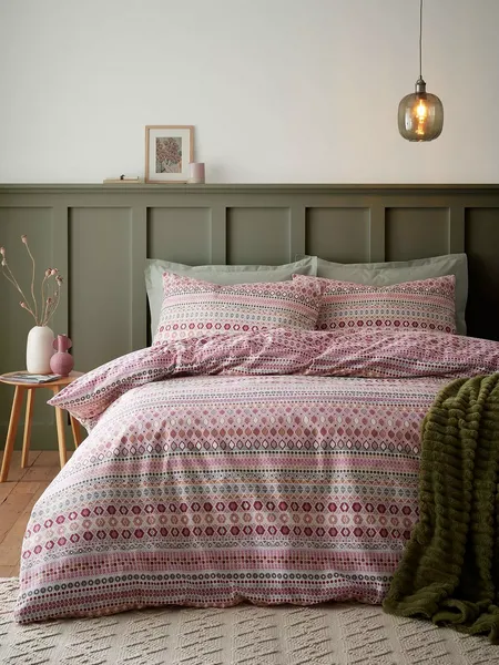 Image of Catherine Lansfield Brushed Fairisle Duvet Set- King Red W6CFS Unisex Single